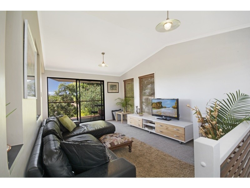 3 Coconut Grove, Castaways Beach QLD 4567