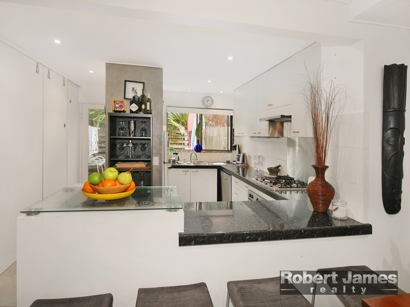 2/6 Ray Street, Sunshine Beach QLD 4567