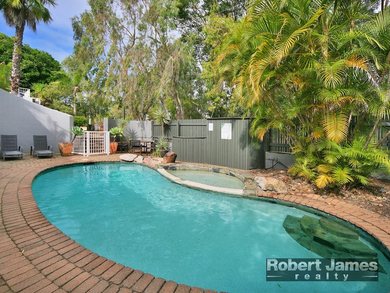 2/6 Ray Street, Sunshine Beach QLD 4567