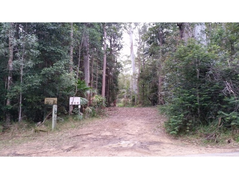 9 Old Coach Way, Lake Macdonald QLD 4563
