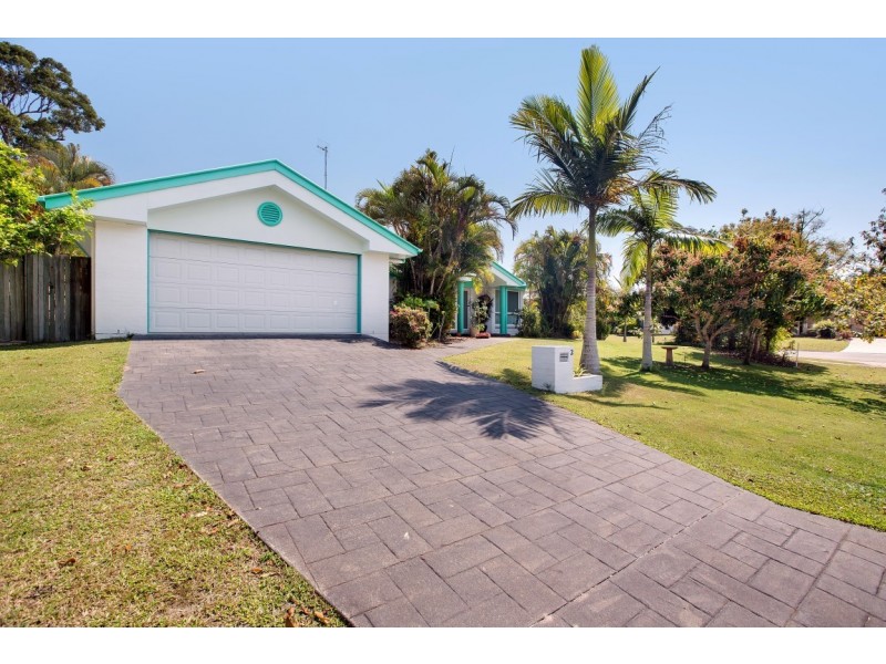2 Billabong Way, Tewantin QLD 4565