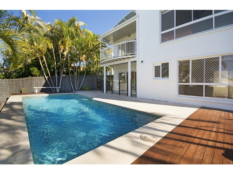 60 Southern Cross Parade, Sunrise Beach QLD 4567