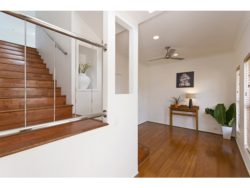 60 Southern Cross Parade, Sunrise Beach QLD 4567