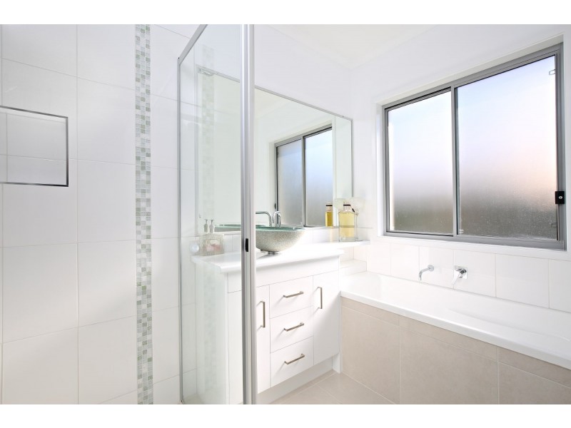 27 Peachtree Crescent, Peregian Springs QLD 4573