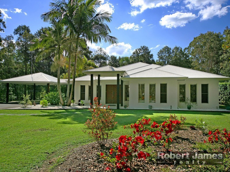 35 Coral Fern Dr, Cooroibah QLD 4565
