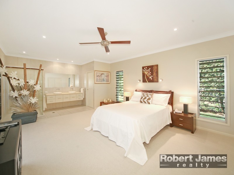 35 Coral Fern Dr, Cooroibah QLD 4565