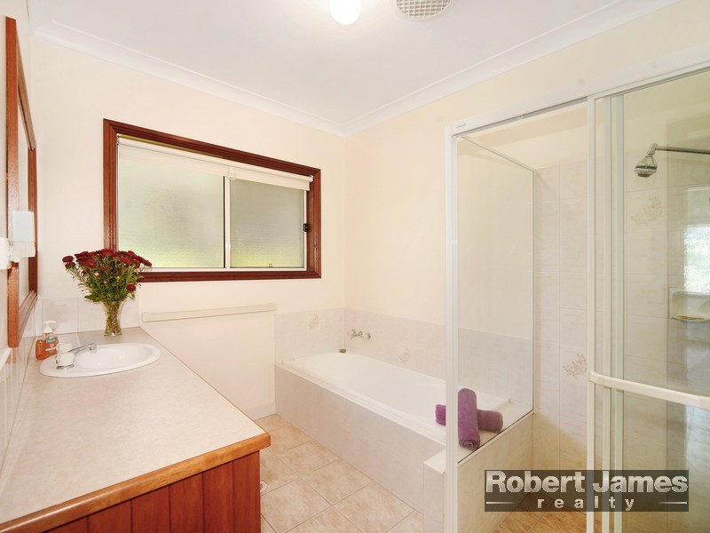 151 Dath Henderson Road, Tinbeerwah QLD 4563