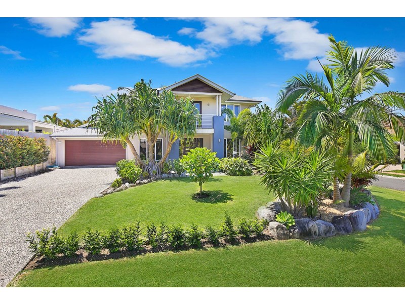 15 Selkirk Way, Peregian Springs QLD 4573