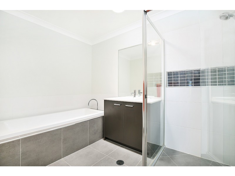 15 Selkirk Way, Peregian Springs QLD 4573