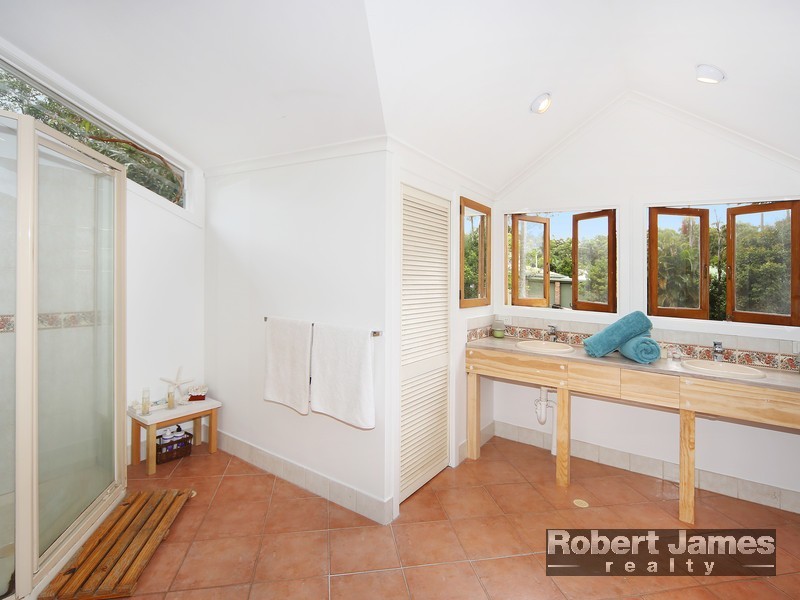 10 Cedarleigh Drive, Tewantin QLD 4565