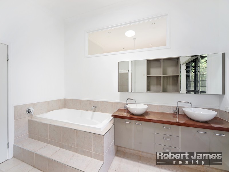 123 Youngs Drive, Doonan QLD 4562