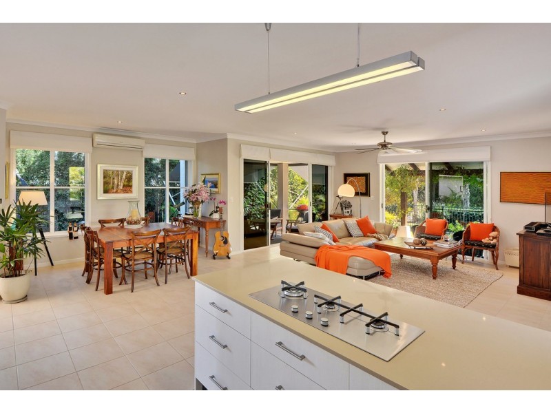 8 Greenside Court, Peregian Springs QLD 4573