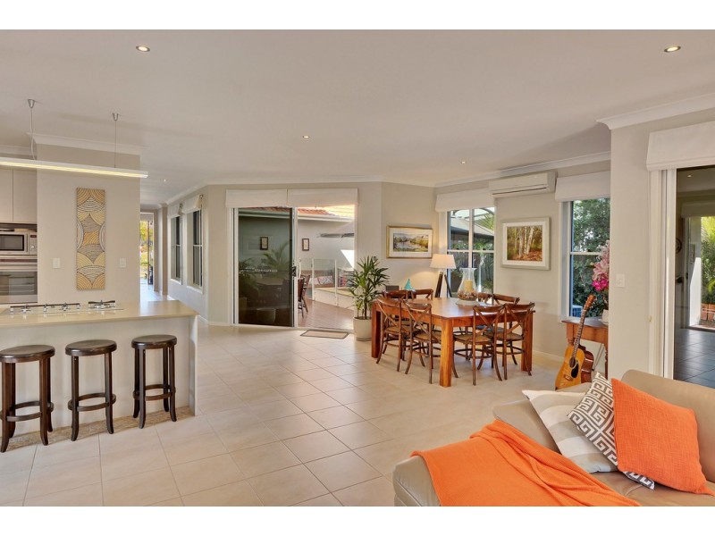 8 Greenside Court, Peregian Springs QLD 4573