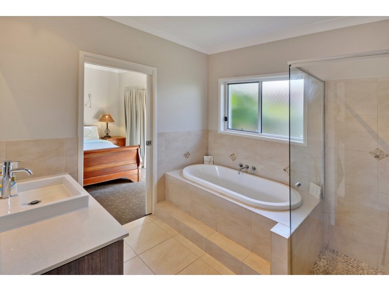 8 Greenside Court, Peregian Springs QLD 4573