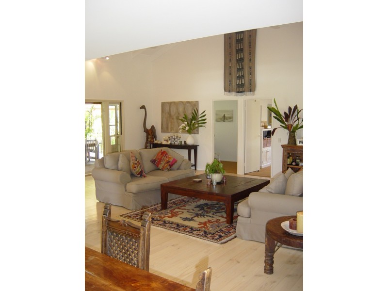 95 Lake Weyba Drive, Noosaville QLD 4566