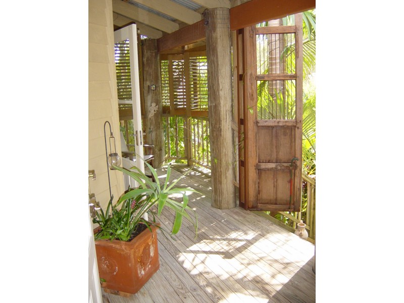 95 Lake Weyba Drive, Noosaville QLD 4566