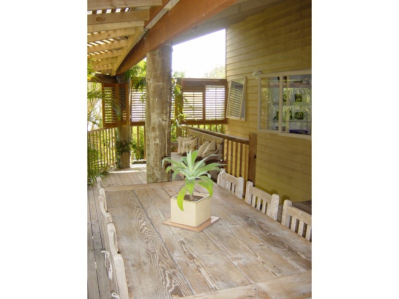 95 Lake Weyba Drive, Noosaville QLD 4566