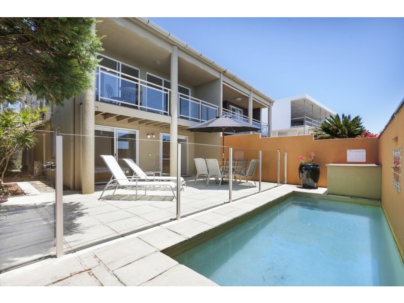 2/18 Corsair Crescent, Sunrise Beach QLD 4567