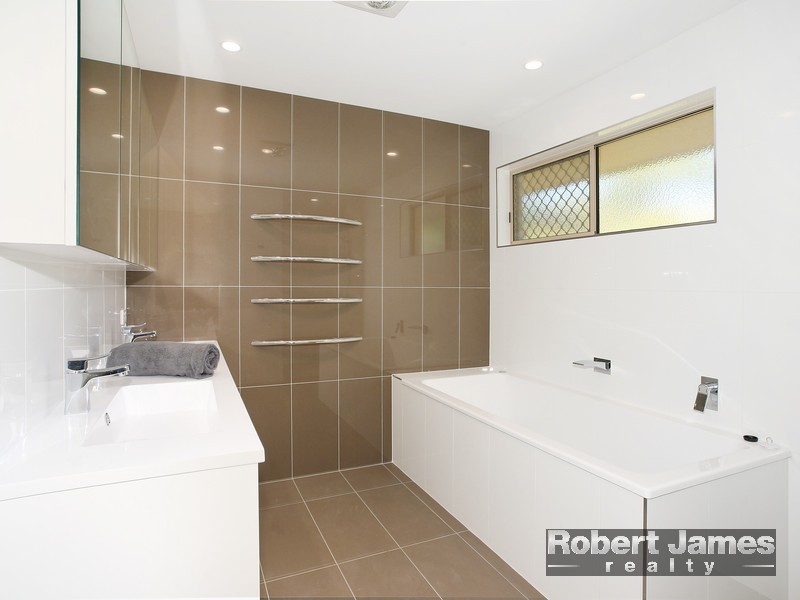 16 Blue Gum Crt, Coolum Beach QLD 4573