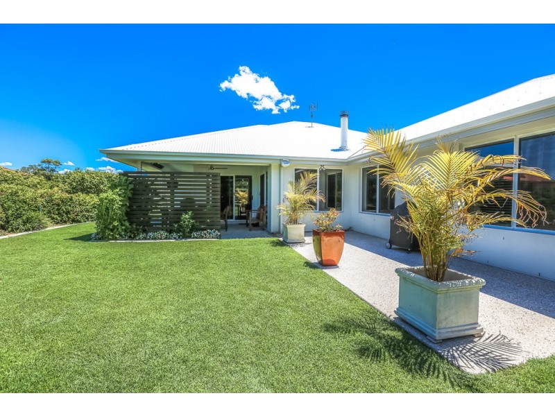 2 Maddens Crescent, Peregian Springs QLD 4573