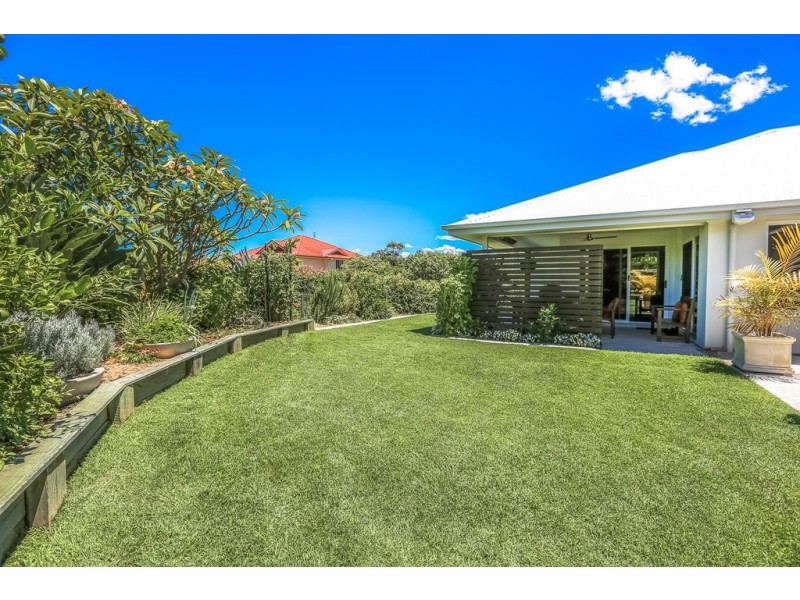 2 Maddens Crescent, Peregian Springs QLD 4573