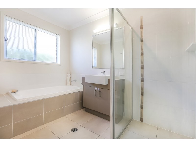 2 Maddens Crescent, Peregian Springs QLD 4573