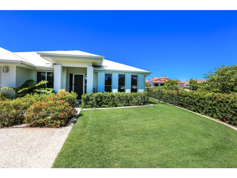 2 Maddens Crescent, Peregian Springs QLD 4573