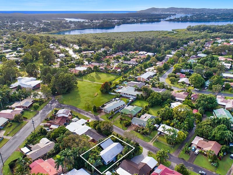 8 Jacaranda Place, Tewantin QLD 4565