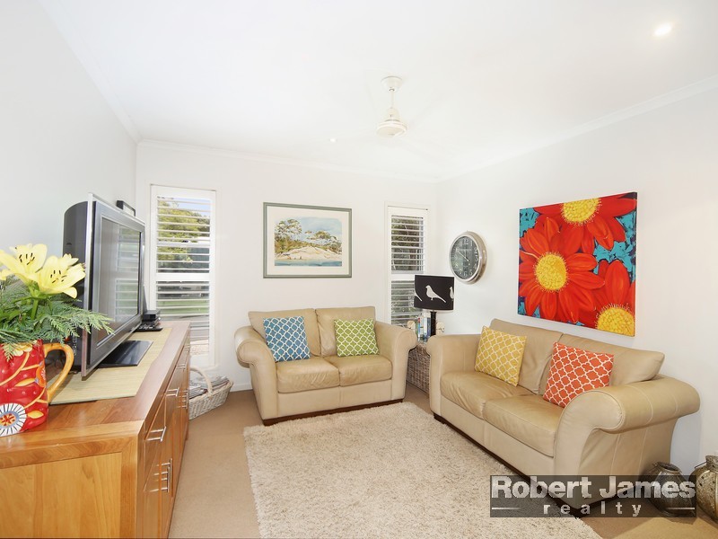 2 Coates Drive, Boreen Point QLD 4565
