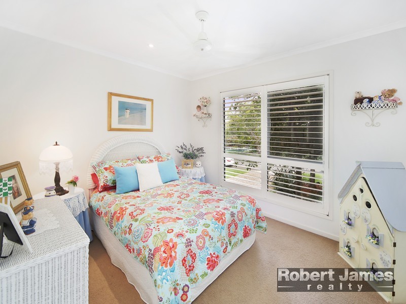 2 Coates Drive, Boreen Point QLD 4565