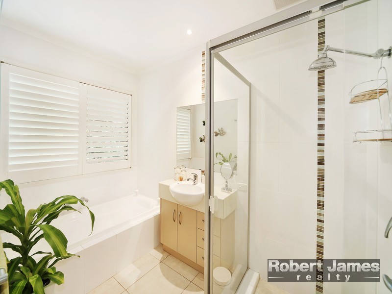 2 Coates Drive, Boreen Point QLD 4565