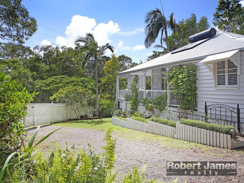 2 Pines Avenue, Cooroibah QLD 4565