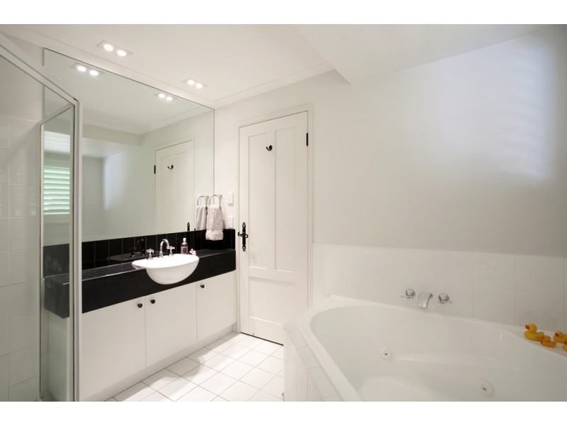 10 Warana Street, Noosa Heads QLD 4567