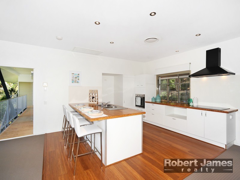 9 Hinterland Close, Tinbeerwah QLD 4563