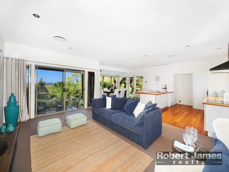 9 Hinterland Close, Tinbeerwah QLD 4563