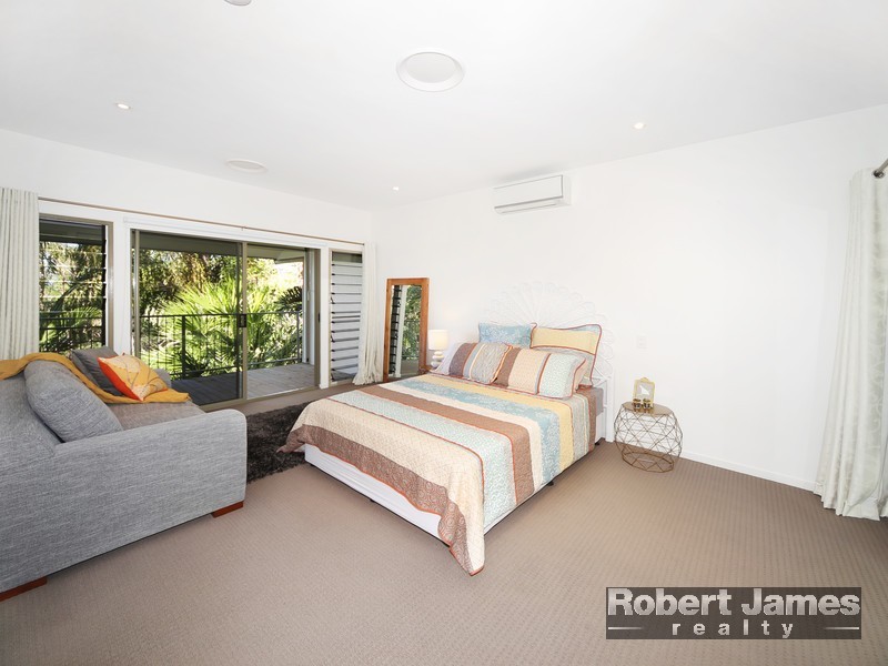 9 Hinterland Close, Tinbeerwah QLD 4563