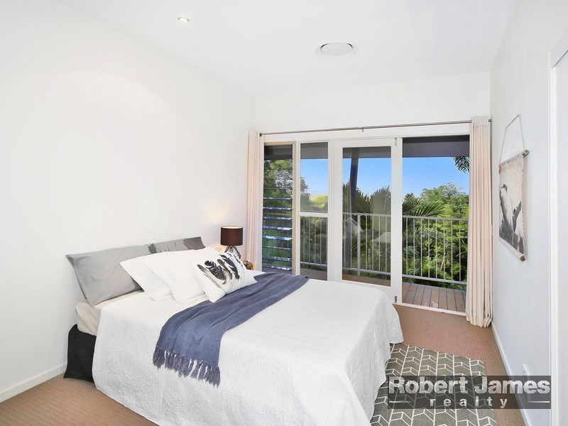 9 Hinterland Close, Tinbeerwah QLD 4563