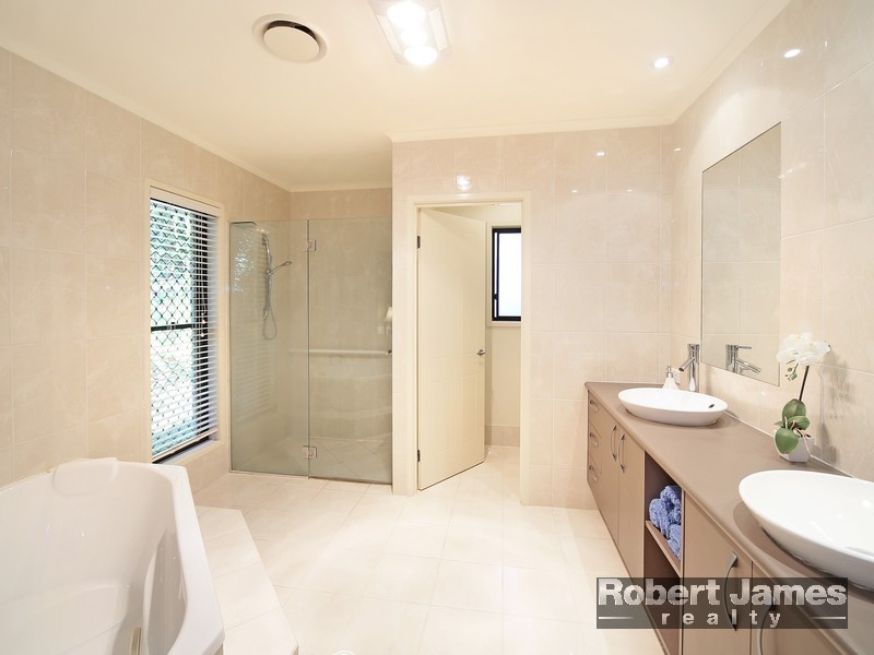 84 Pheasant Lane, Doonan QLD 4562