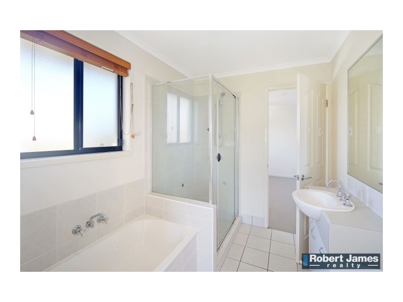 4 Pebble Court, Peregian Springs QLD 4573