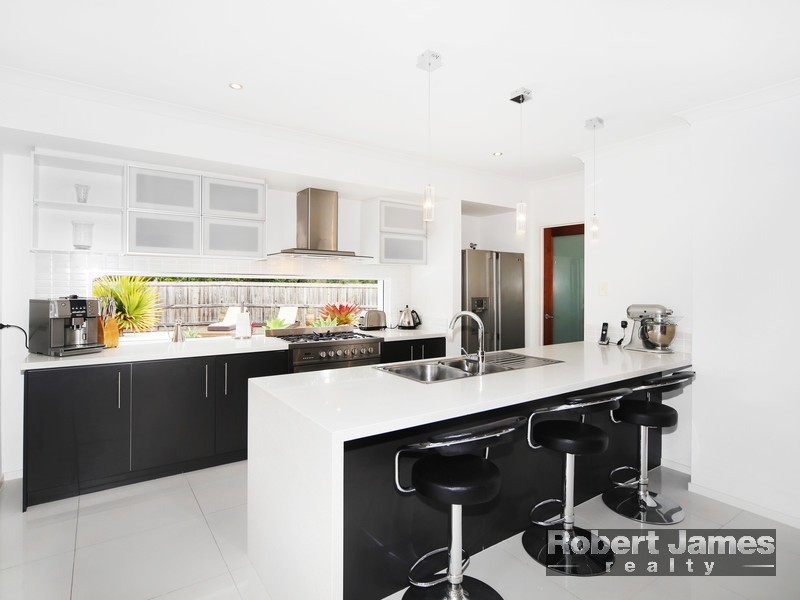 2 Attenuatta Place, Noosaville QLD 4566