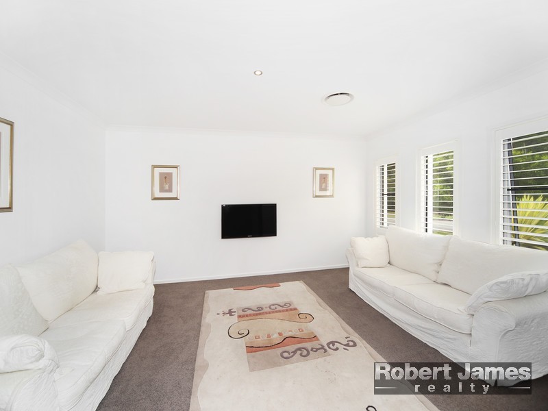 2 Attenuatta Place, Noosaville QLD 4566