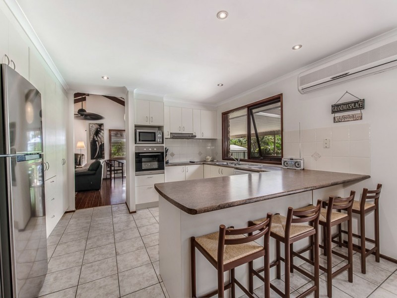 4 Illoura Place, Cooroibah QLD 4565