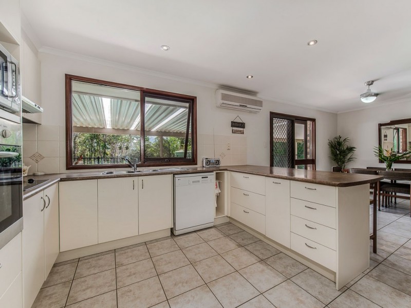 4 Illoura Place, Cooroibah QLD 4565