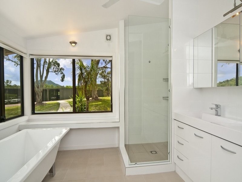 6 Fleetwood Road, Eumundi QLD 4562