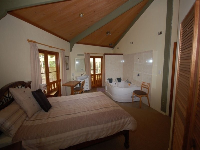 25 Cooroy Noosa Road, Tinbeerwah QLD 4563