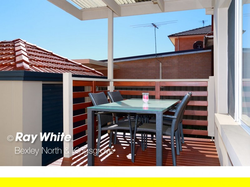 28 New England Drive, Kingsgrove NSW 2208