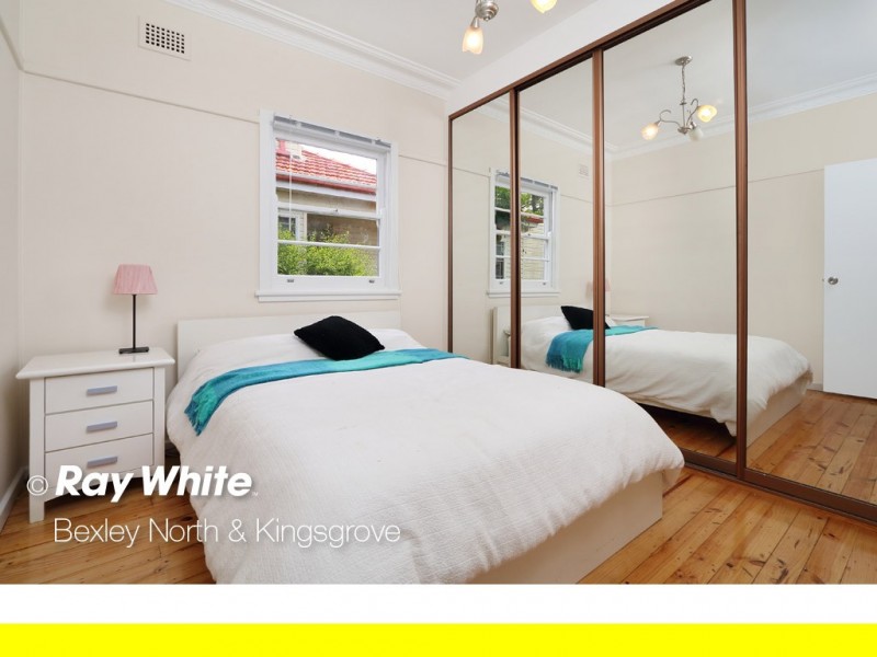 4 Leigh Avenue, Roselands NSW 2196