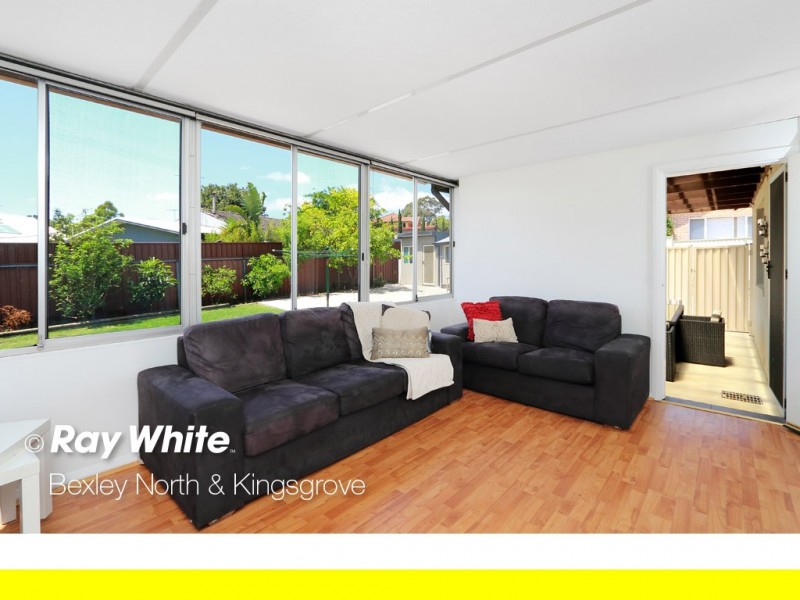 2 Gunyah Crescent, Roselands NSW 2196