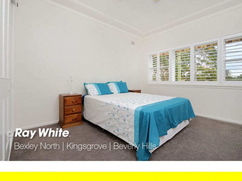 74 Monaro Avenue, Kingsgrove NSW 2208