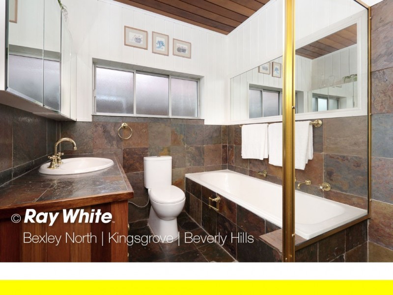 60 New England Drive, Kingsgrove NSW 2208